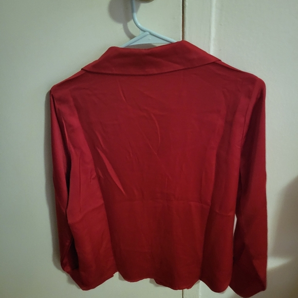 Beautiful button down shirt - Picture 5 of 6